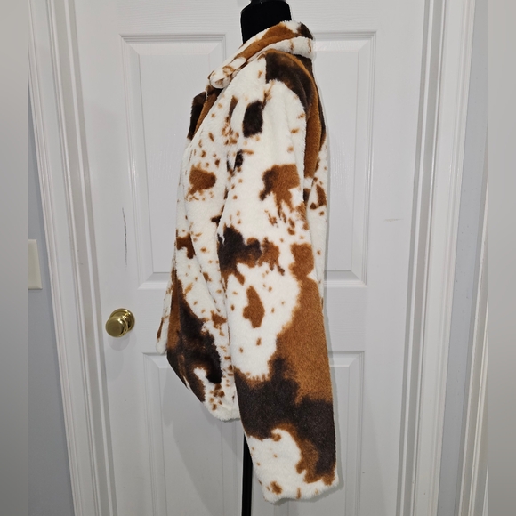 Prissy Jane, Women's Size Medium Cow print jacket, NWOT - Picture 3 of 10